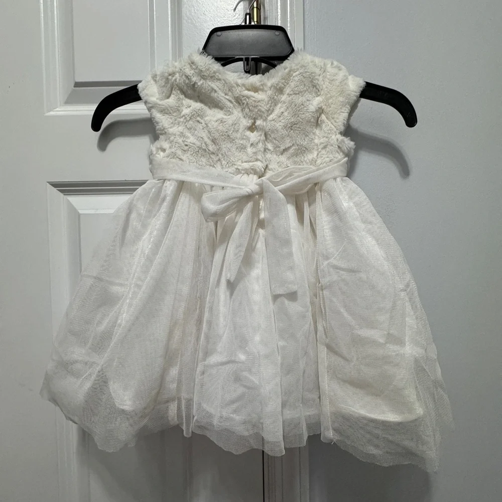 Jona Michelle size 18 months white hpglittery tulle faux fur dress